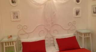 Гостиница Дизайн - Отель Шампань Ставрополь Стандартный двухместный номер с 1 кроватью или 2 отдельными кроватями-1