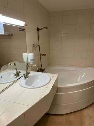 Гостиница Дизайн - Отель Ставрополь Семейный люкс-11